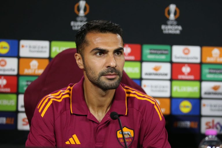 Zeki Celik in conferenza stampa