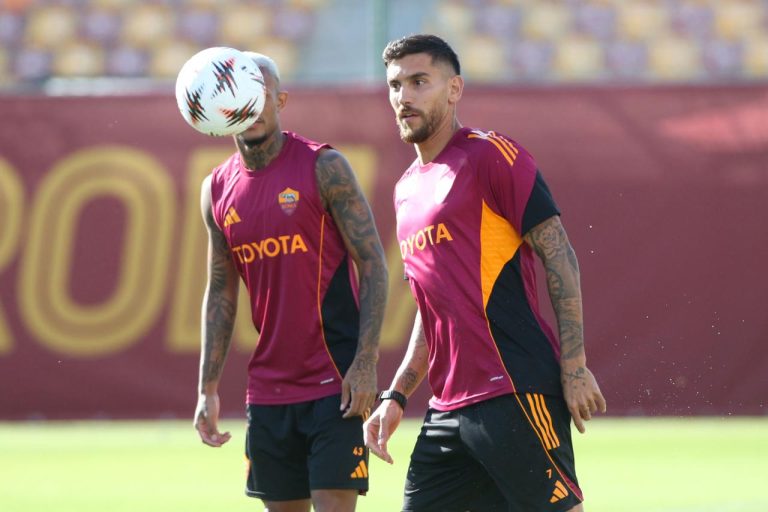 Lorenzo Pellegrini in allenamento a Trigoria