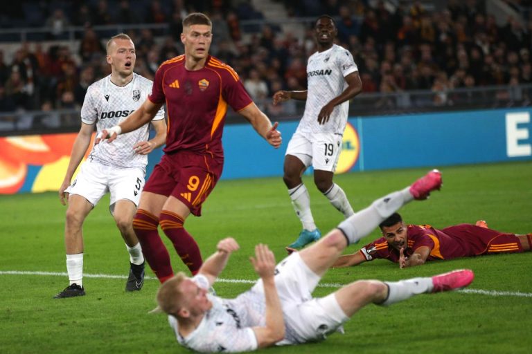 Dovbyk e Celik contro il Viktoria Plzen