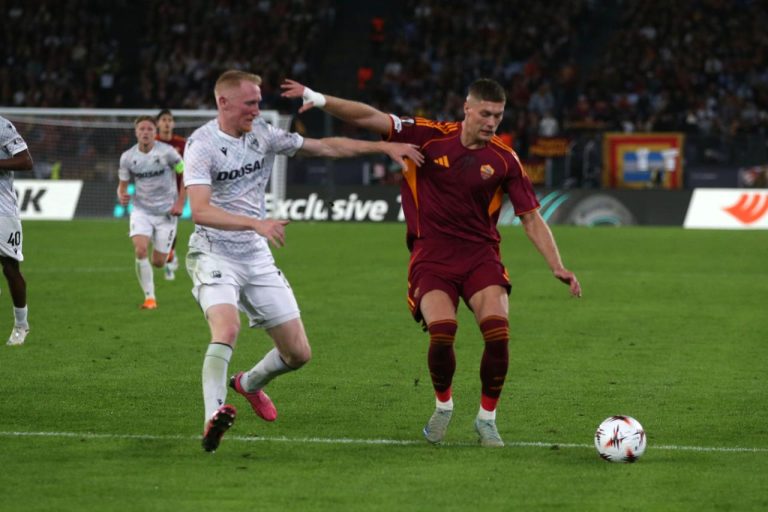 Artem Dovbyk contro il Viktoria Plzen