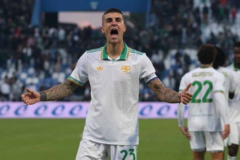 Mancini esulta al Mapei dopo la vittoria con il Sassuolo