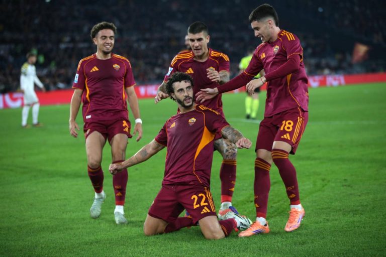 L'esultanza di Hermoso dopo il gol dell'1-0 con il Parma